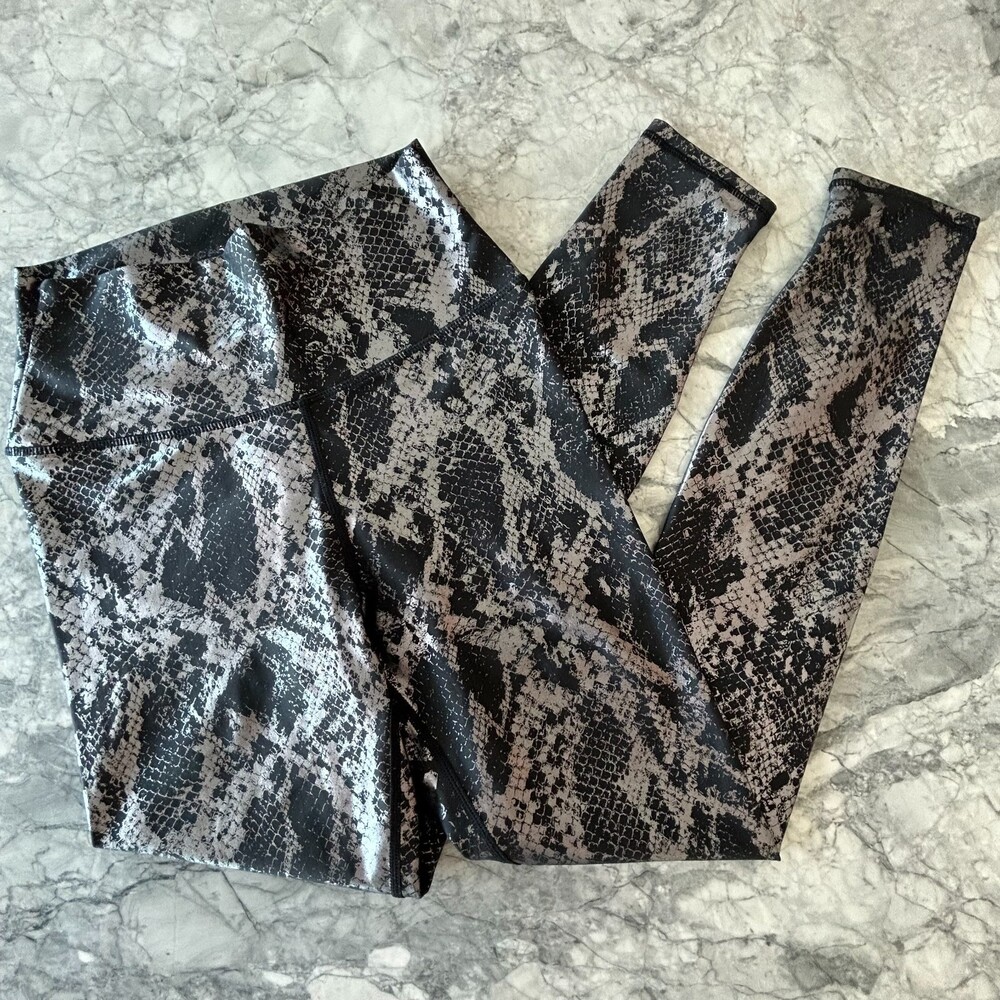 Carbon 38 High Waisted Snake Print Workout Leggings Black Gray Small